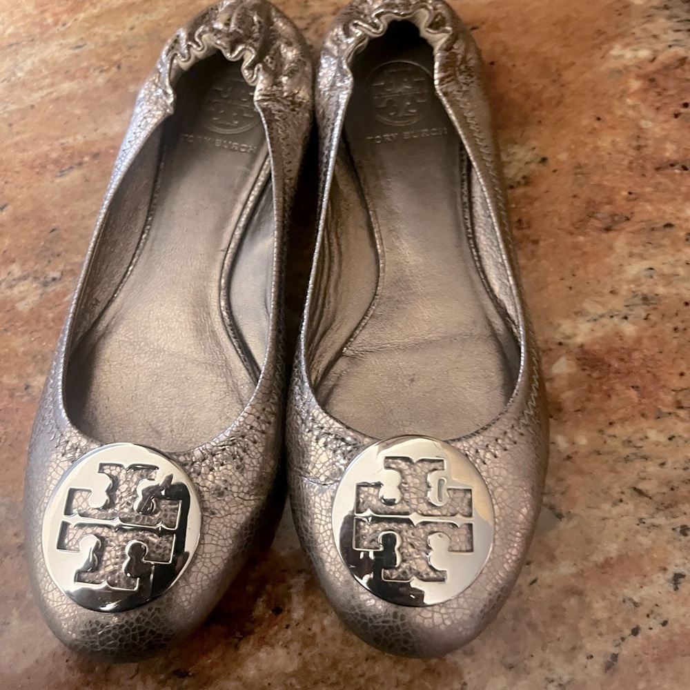 Tory Burch metallic flats great condition size 7.5